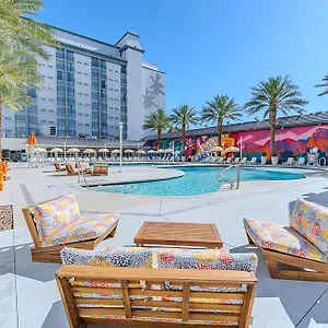 https://hooters-casino-hotel.las-vegashotels.net