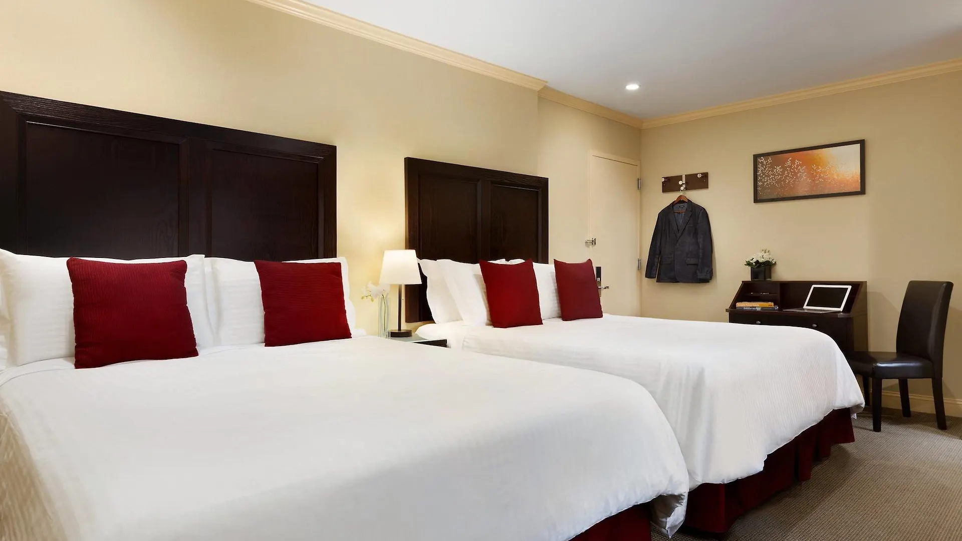 Washington Jefferson At Times Square Hotel New York